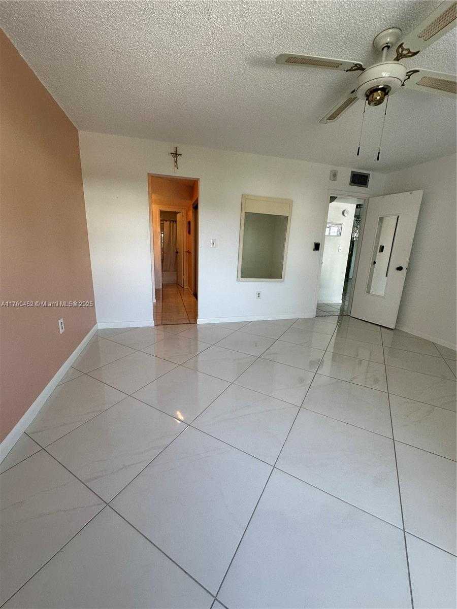 Small Image of 17800 ATLANTIC BLVD #509, Sunny Isles Beach Number 7