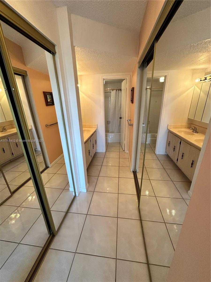 Small Image of 17800 ATLANTIC BLVD #509, Sunny Isles Beach Number 8
