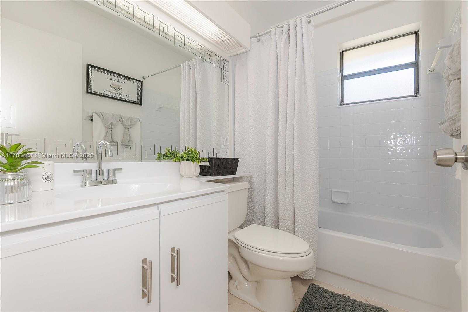 Small Image of 2888 SOUTH CARAMBOLA CIR S #2079, Coconut Creek Number 17