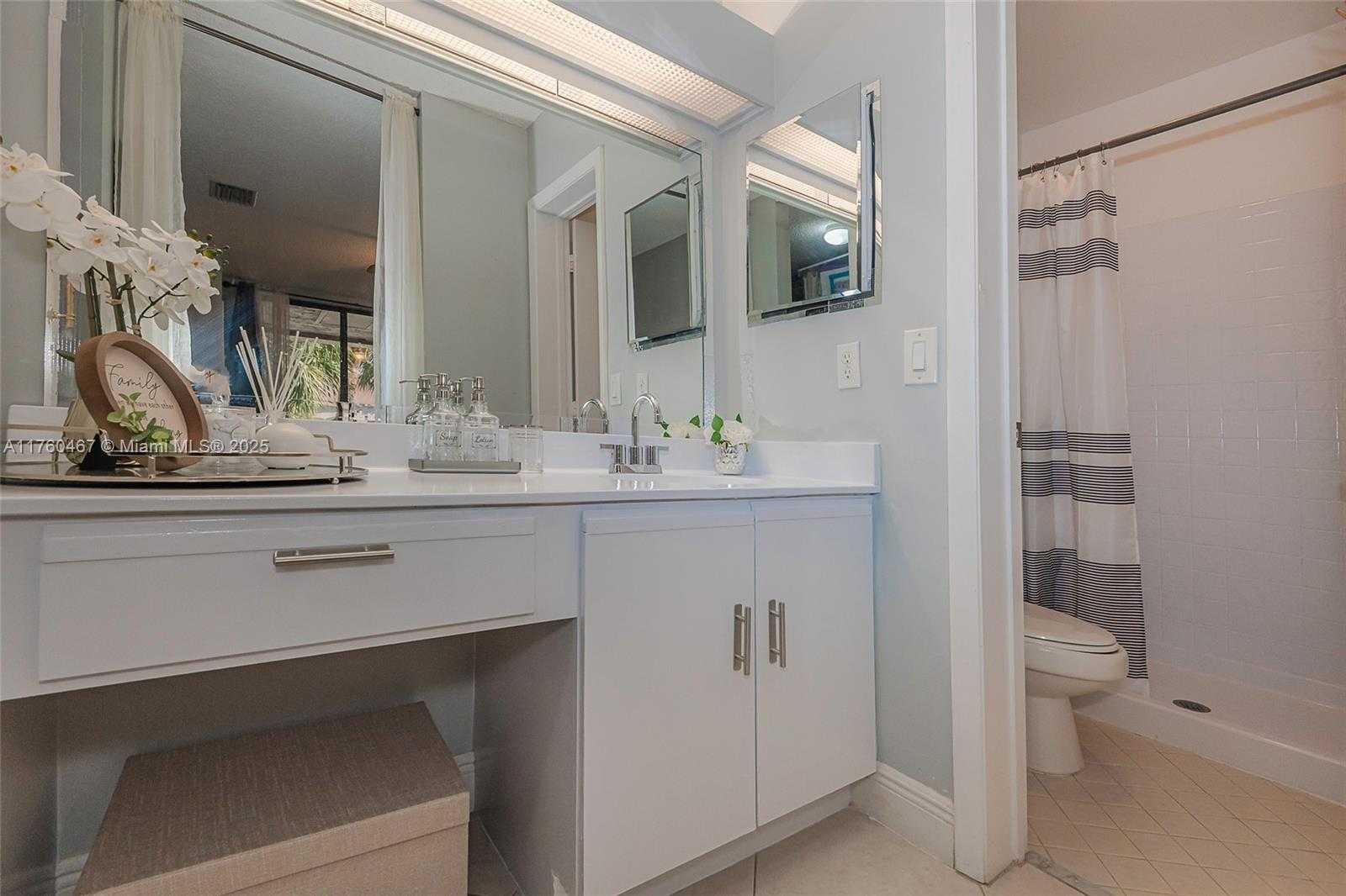 Small Image of 2888 SOUTH CARAMBOLA CIR S #2079, Coconut Creek Number 24