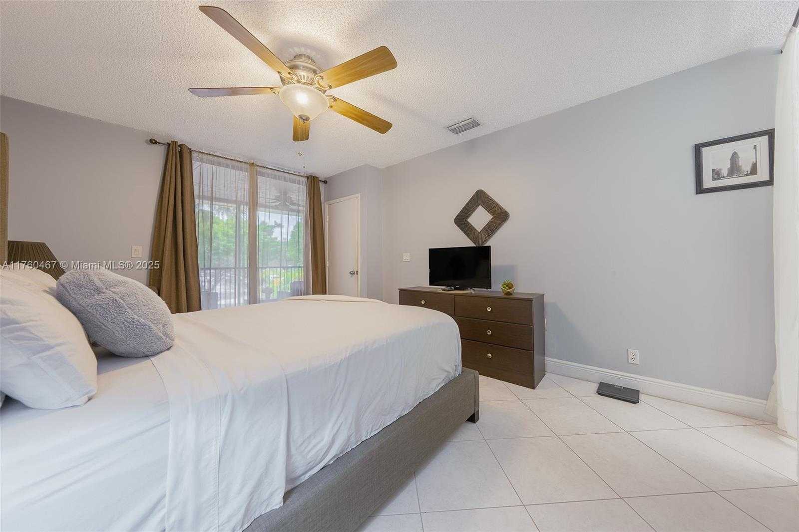 Small Image of 2888 SOUTH CARAMBOLA CIR S #2079, Coconut Creek Number 42