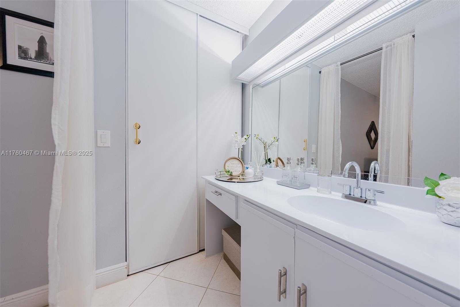 Small Image of 2888 SOUTH CARAMBOLA CIR S #2079, Coconut Creek Number 45