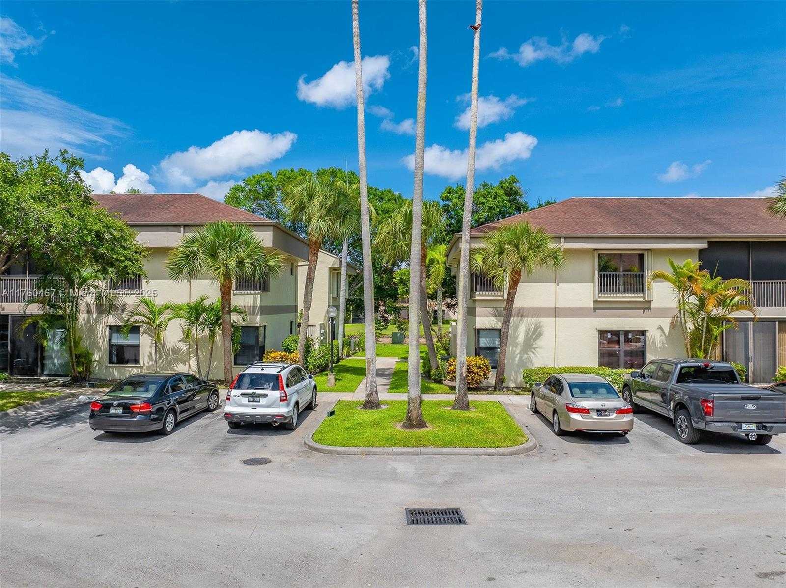 Small Image of 2888 SOUTH CARAMBOLA CIR S #2079, Coconut Creek Number 52