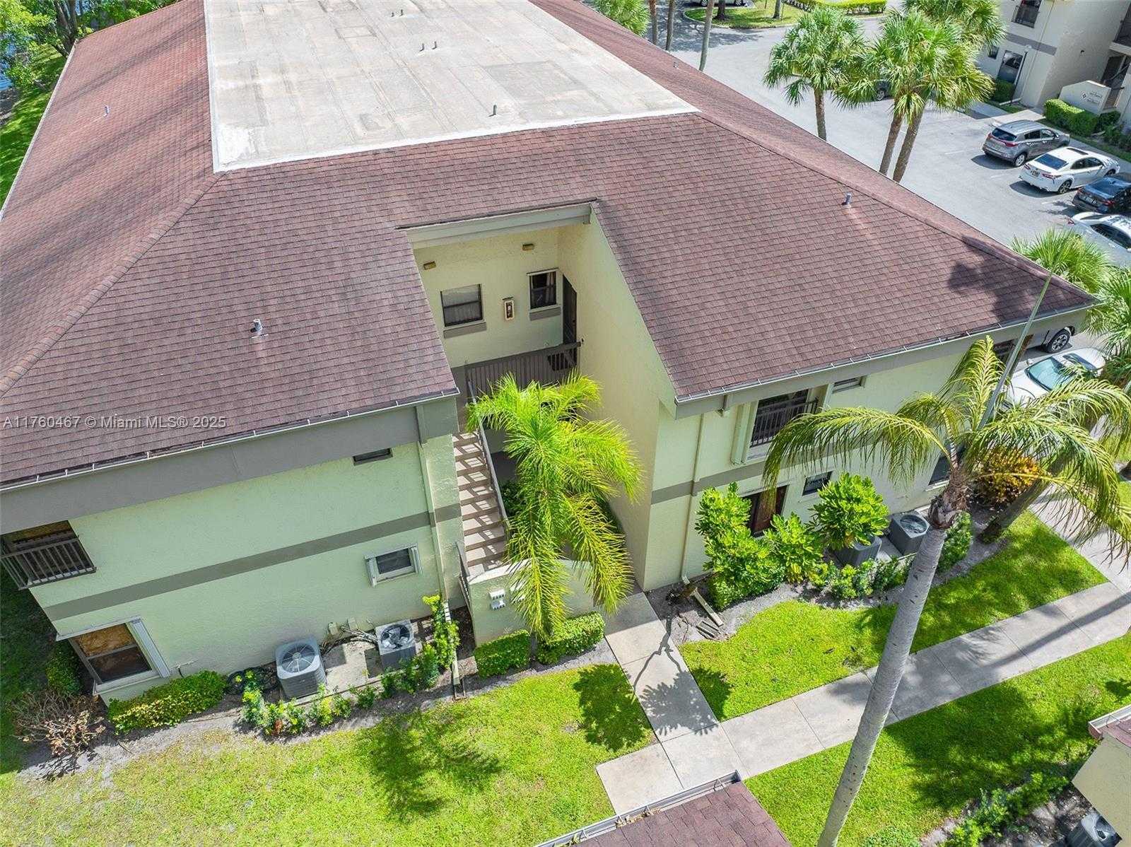 Small Image of 2888 SOUTH CARAMBOLA CIR S #2079, Coconut Creek Number 55