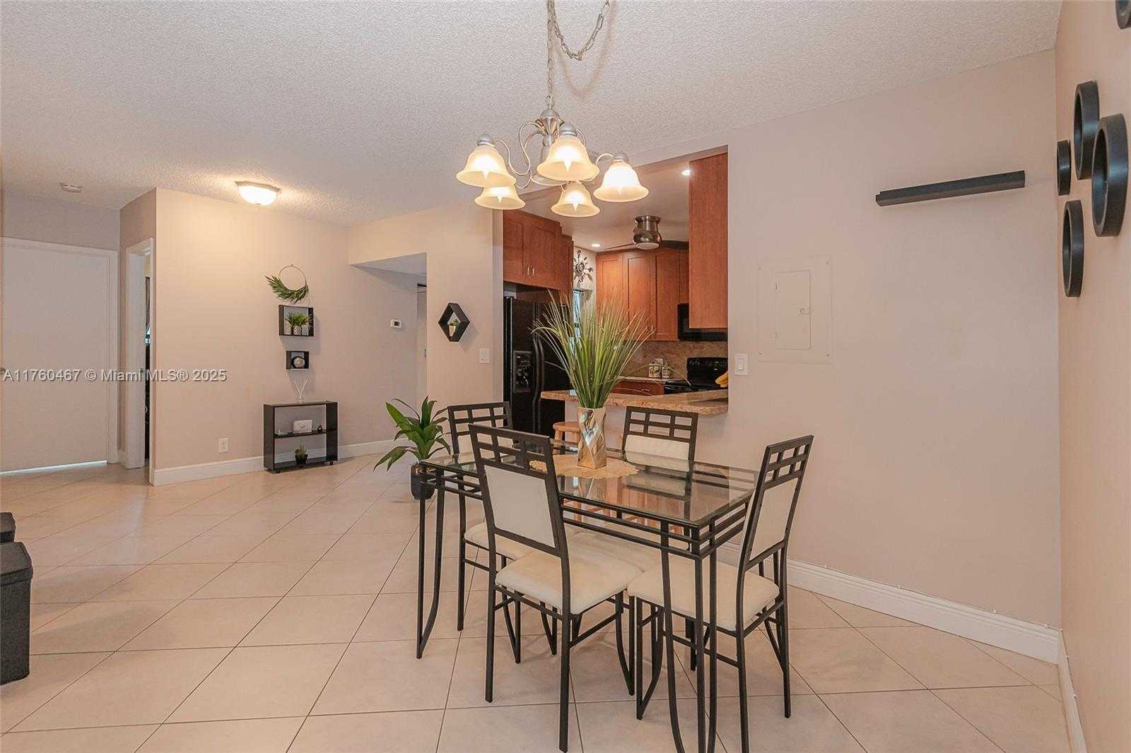 Small Image of 2888 SOUTH CARAMBOLA CIR S #2079, Coconut Creek Number 7