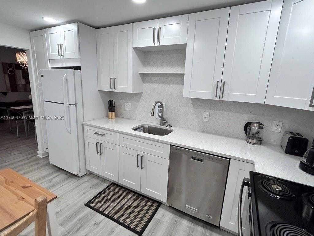 Small Image of 4001 SOUTH OCEAN DR #4G, Hollywood Number 13