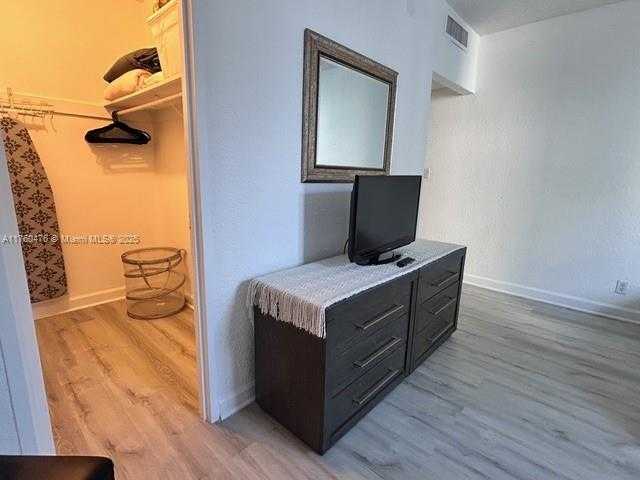 Small Image of 4001 SOUTH OCEAN DR #4G, Hollywood Number 19