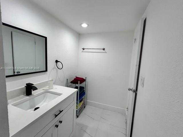 Small Image of 4001 SOUTH OCEAN DR #4G, Hollywood Number 21