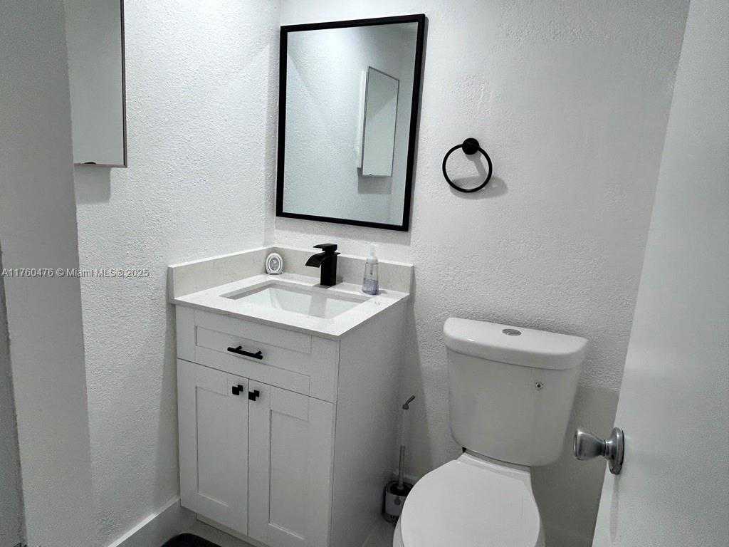 Small Image of 4001 SOUTH OCEAN DR #4G, Hollywood Number 24