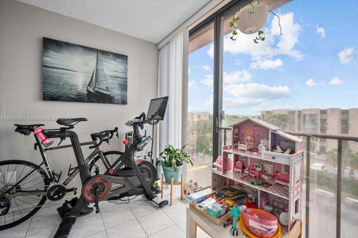 Small Image of 9440 WEST FLAGLER ST #414, Miami Number 11