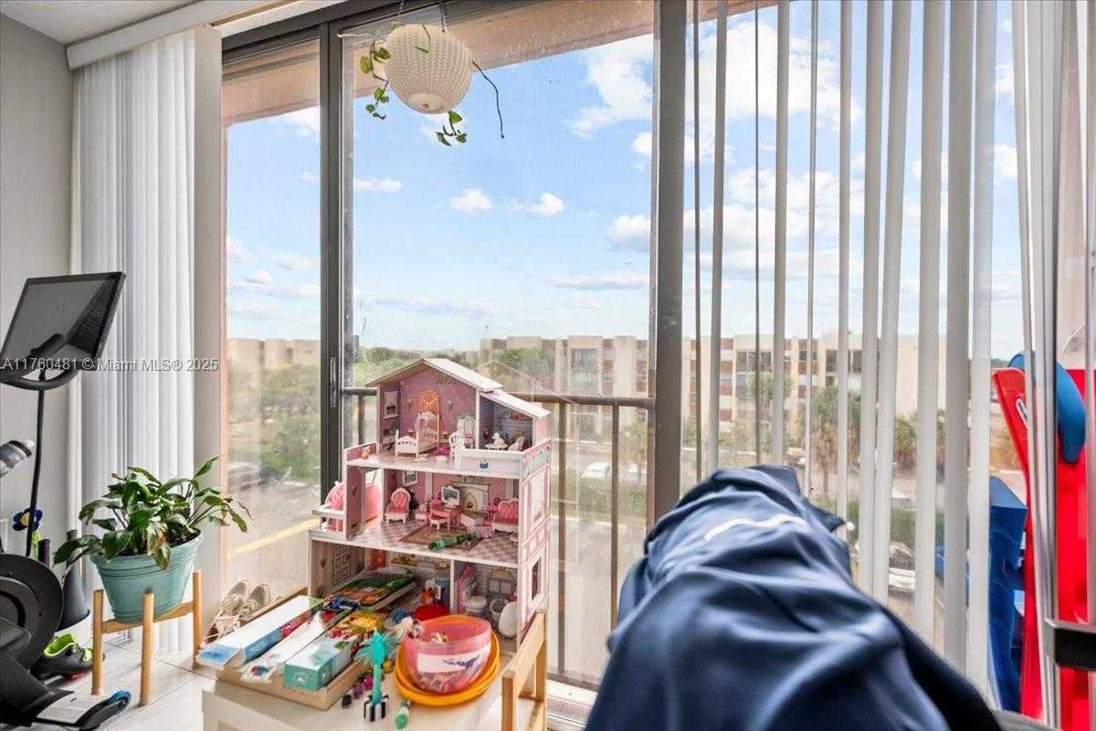 Small Image of 9440 WEST FLAGLER ST #414, Miami Number 13