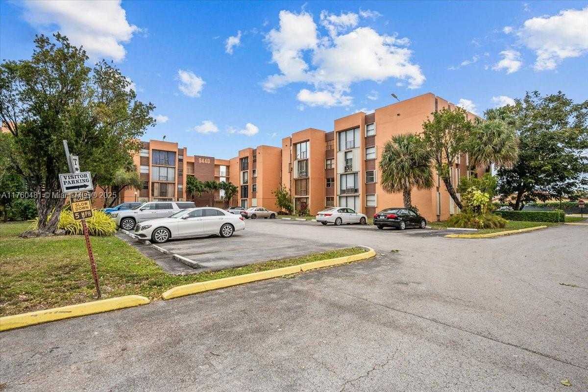 Small Image of 9440 WEST FLAGLER ST #414, Miami Number 25