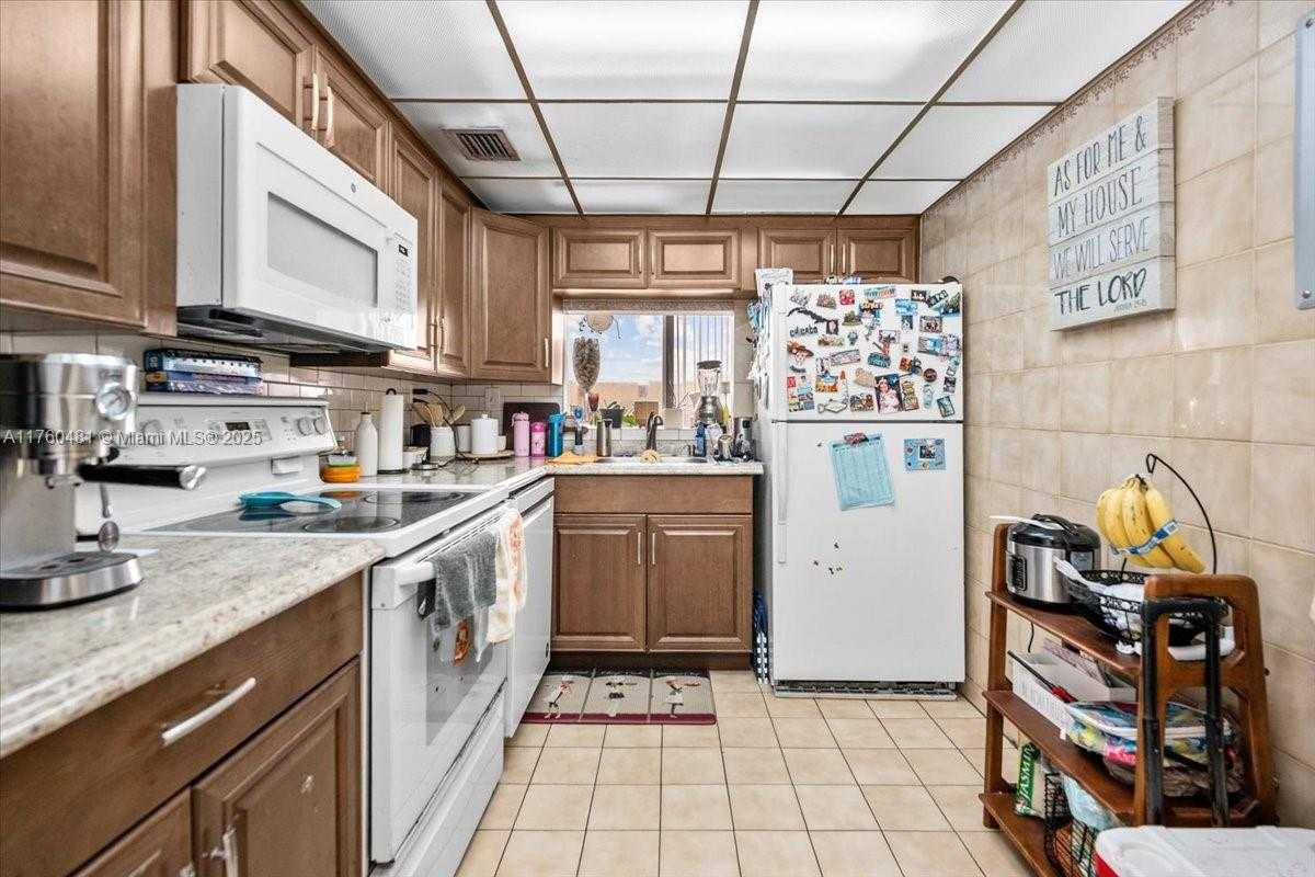 Small Image of 9440 WEST FLAGLER ST #414, Miami Number 8