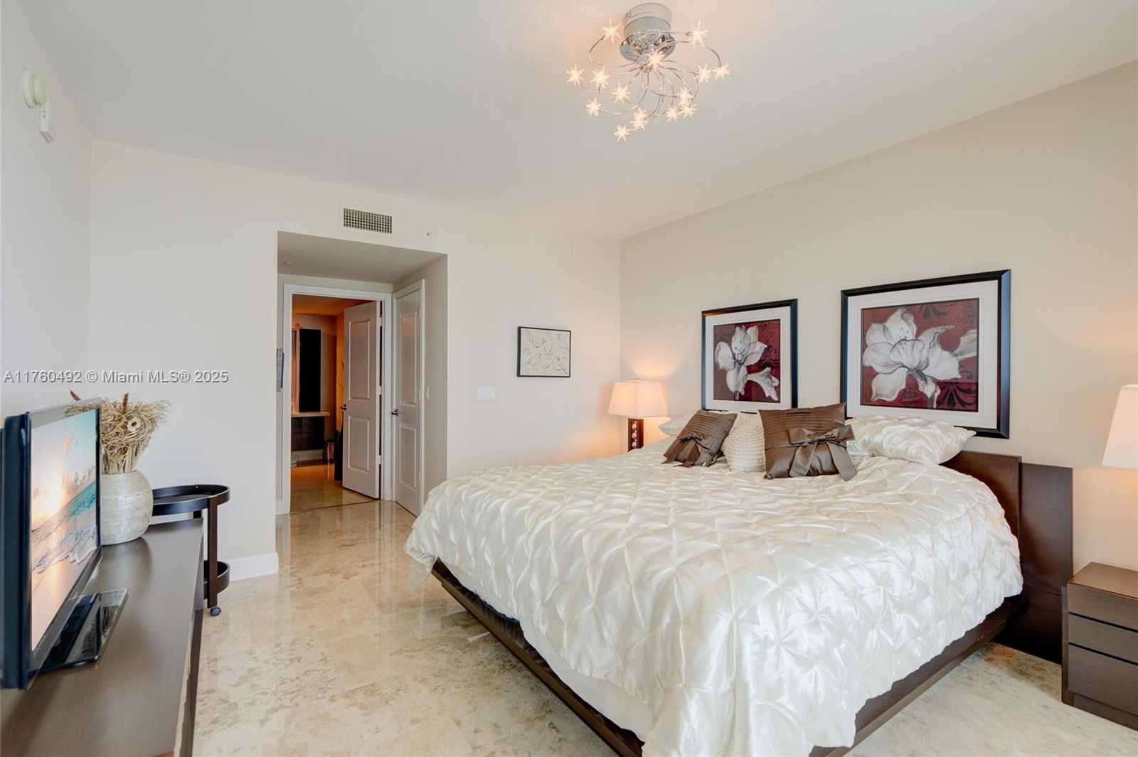 Small Image of 3101 SOUTH OCEAN DR #2204, Hollywood Number 22