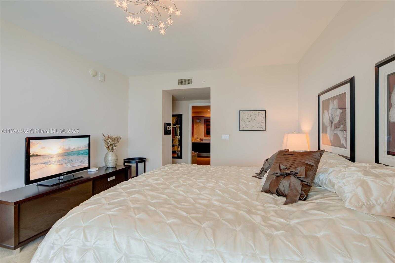 Small Image of 3101 SOUTH OCEAN DR #2204, Hollywood Number 23