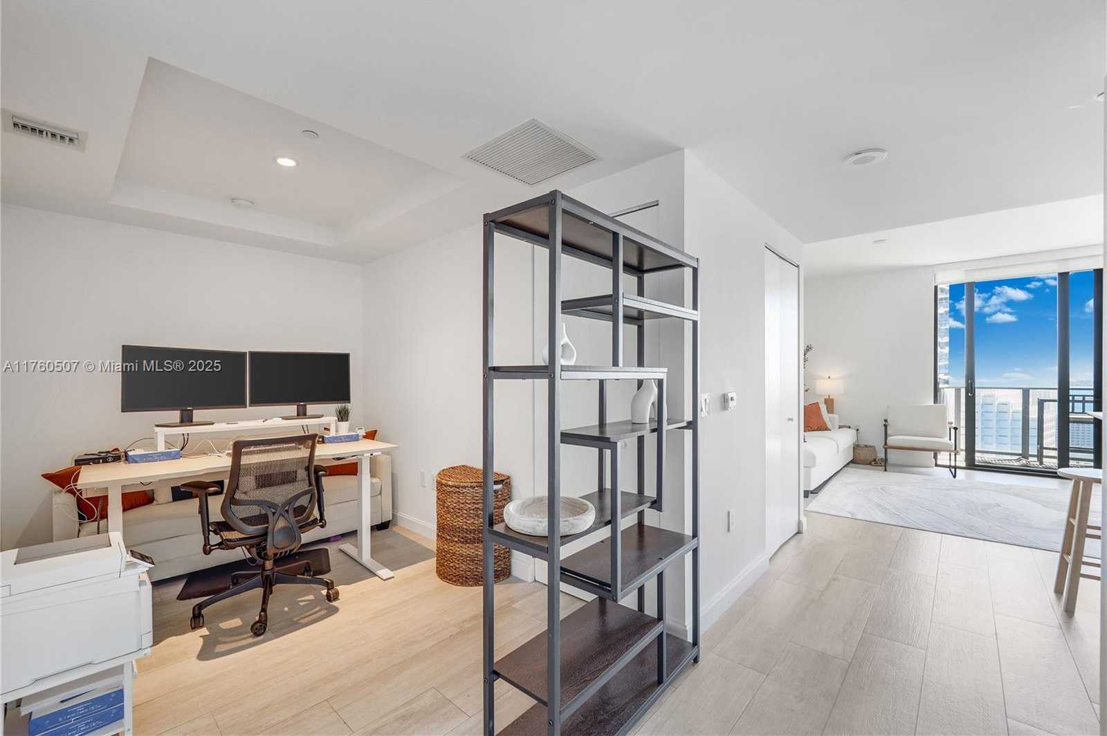 Small Image of 45 SOUTH WEST 9TH ST #3702, Miami Number 10