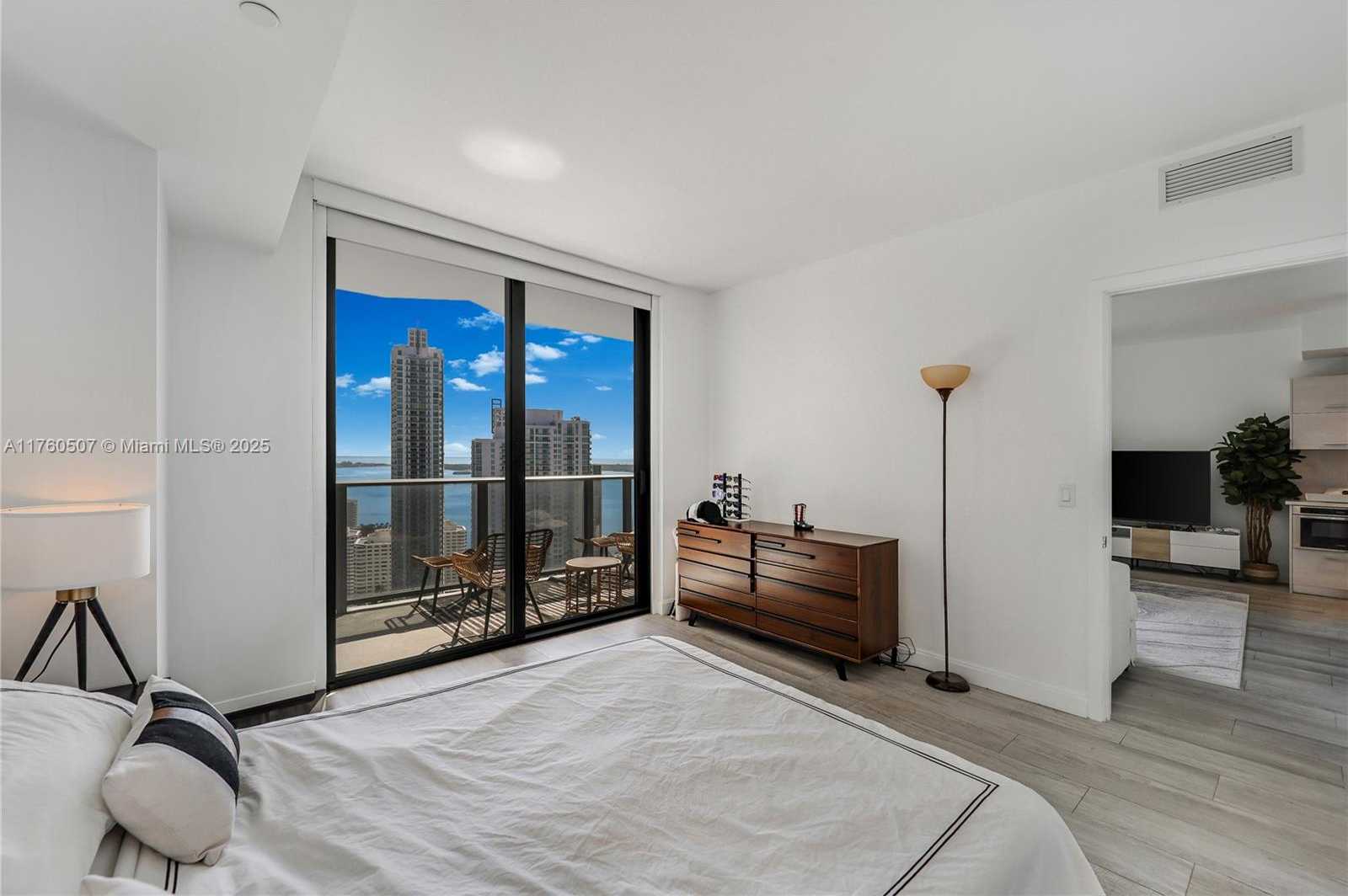 Small Image of 45 SOUTH WEST 9TH ST #3702, Miami Number 8