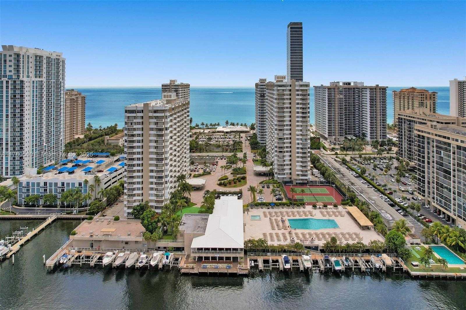 Small Image of 1965 SOUTH OCEAN DR #18J, Hallandale Beach Number 4