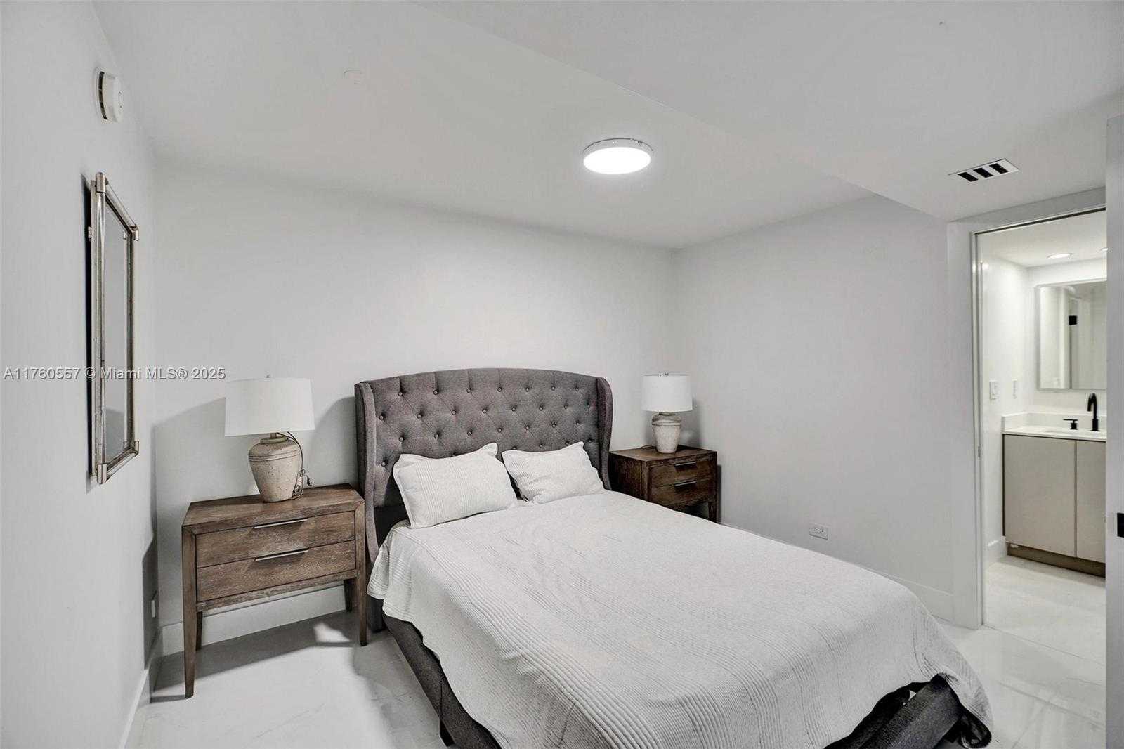 Small Image of 6039 COLLINS AVE #1736, Miami Beach Number 23