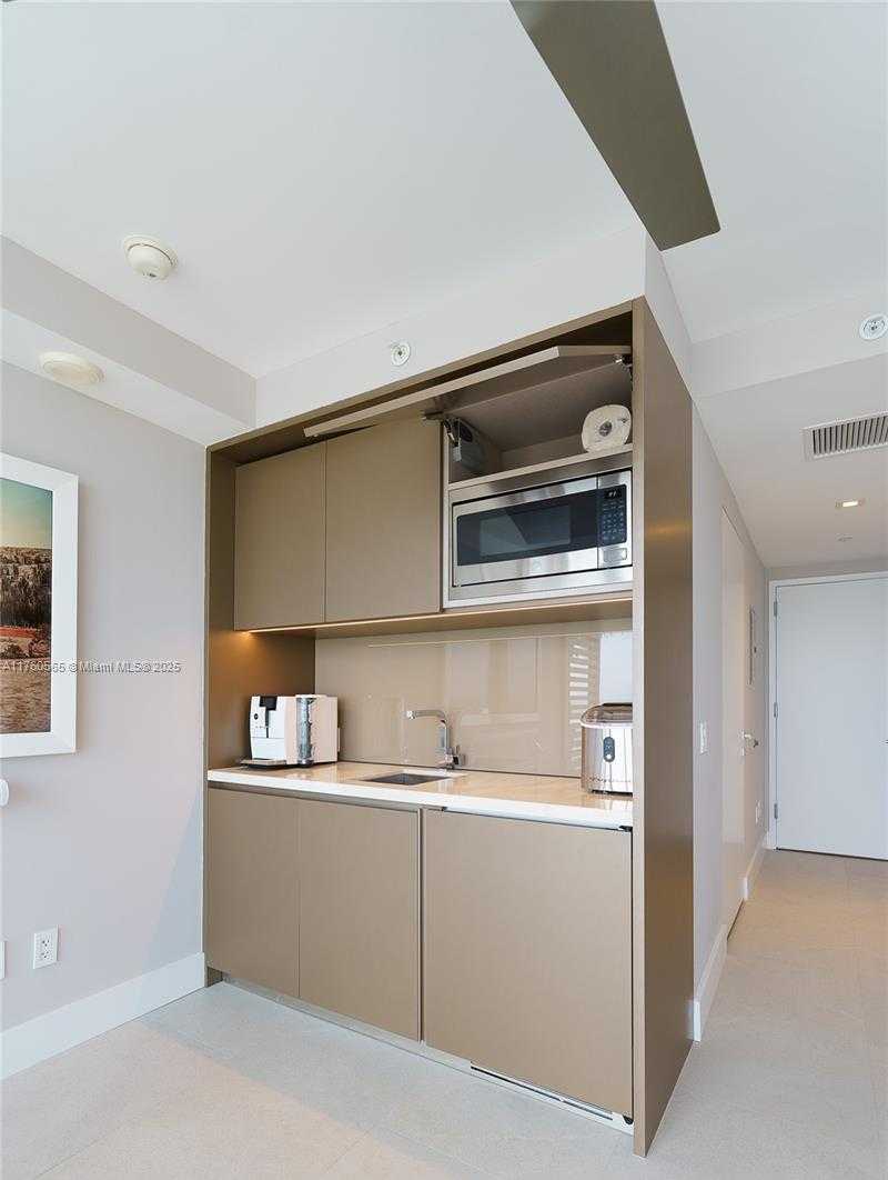 Small Image of 18975 COLLINS AVE #Cabana 27, Sunny Isles Beach Number 12