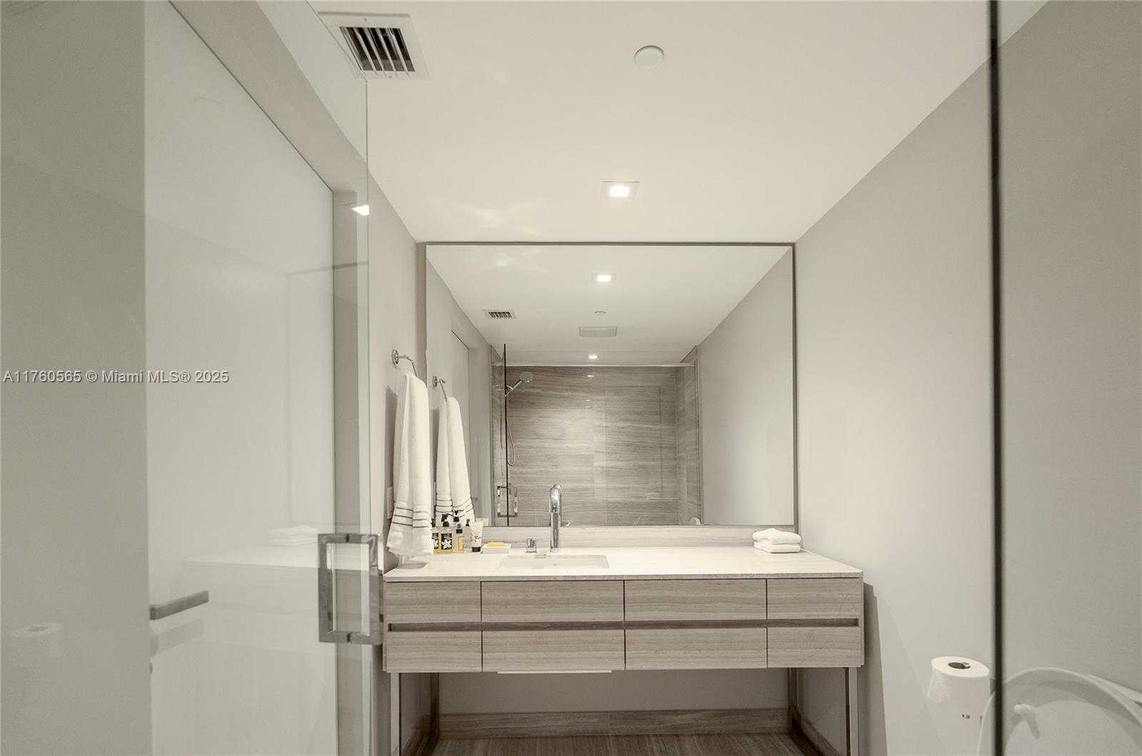 Small Image of 18975 COLLINS AVE #Cabana 27, Sunny Isles Beach Number 22