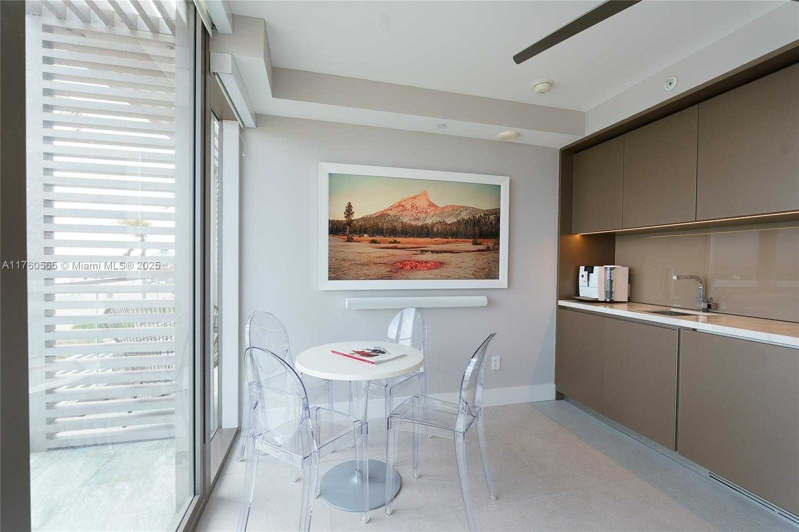 Small Image of 18975 COLLINS AVE #Cabana 27, Sunny Isles Beach Number 3