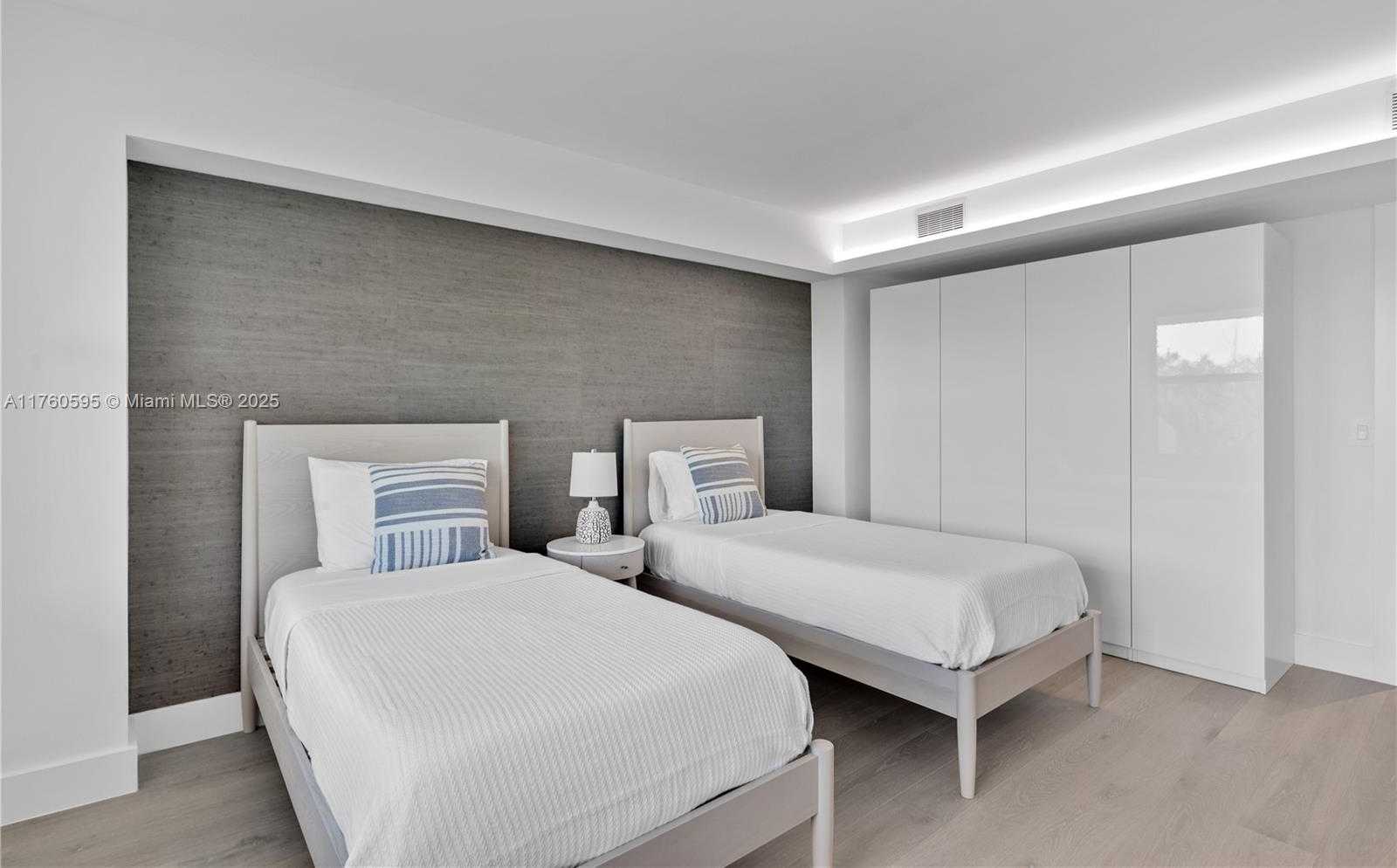 Small Image of 155 OCEAN LN DR #210, Key Biscayne Number 19