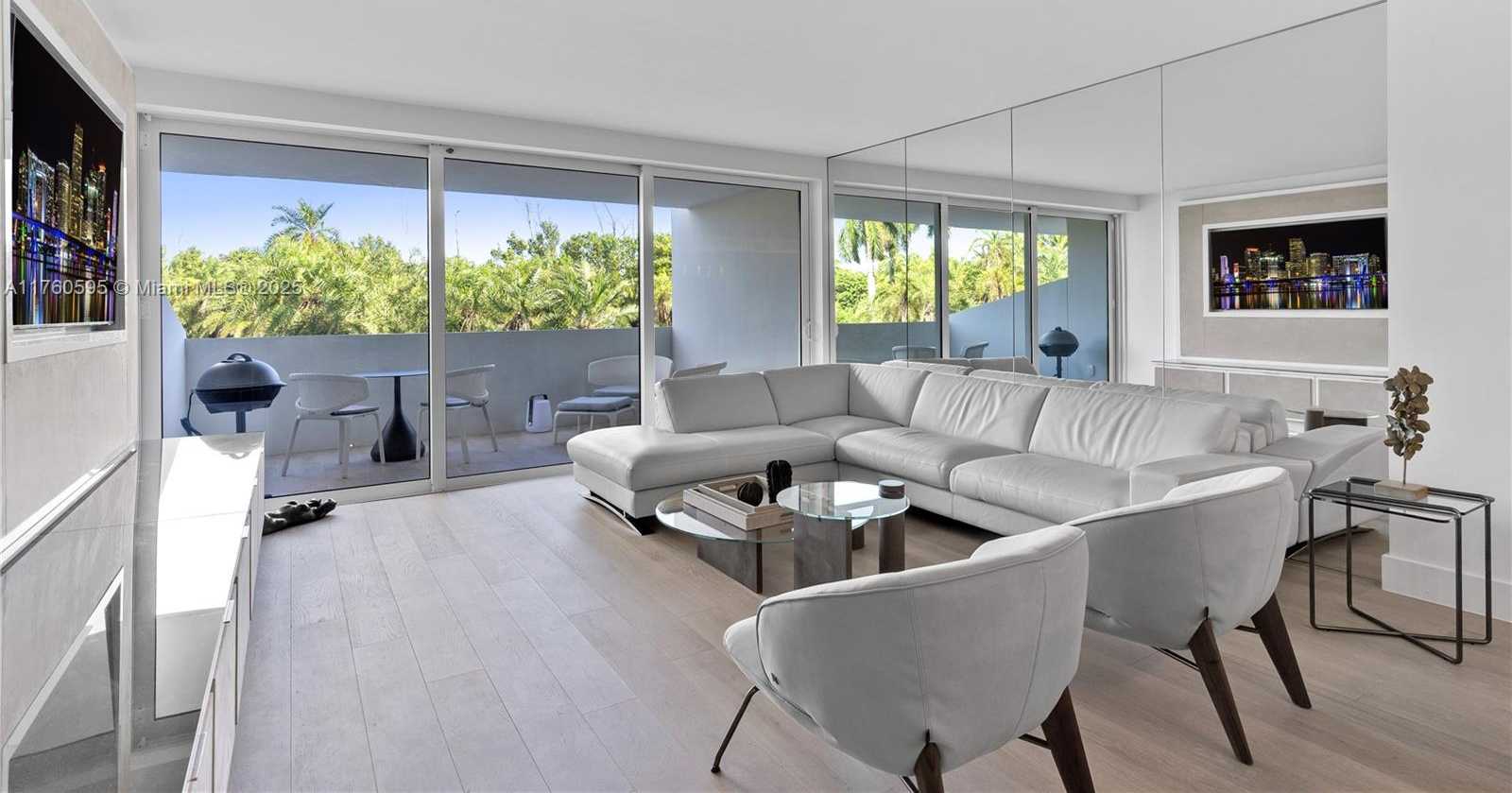 Small Image of 155 OCEAN LN DR #210, Key Biscayne Number 2