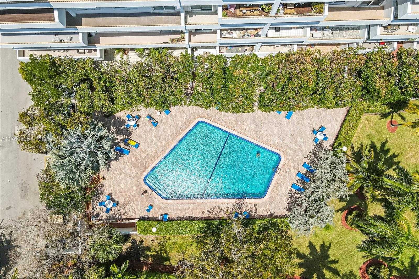 Small Image of 155 OCEAN LN DR #210, Key Biscayne Number 22