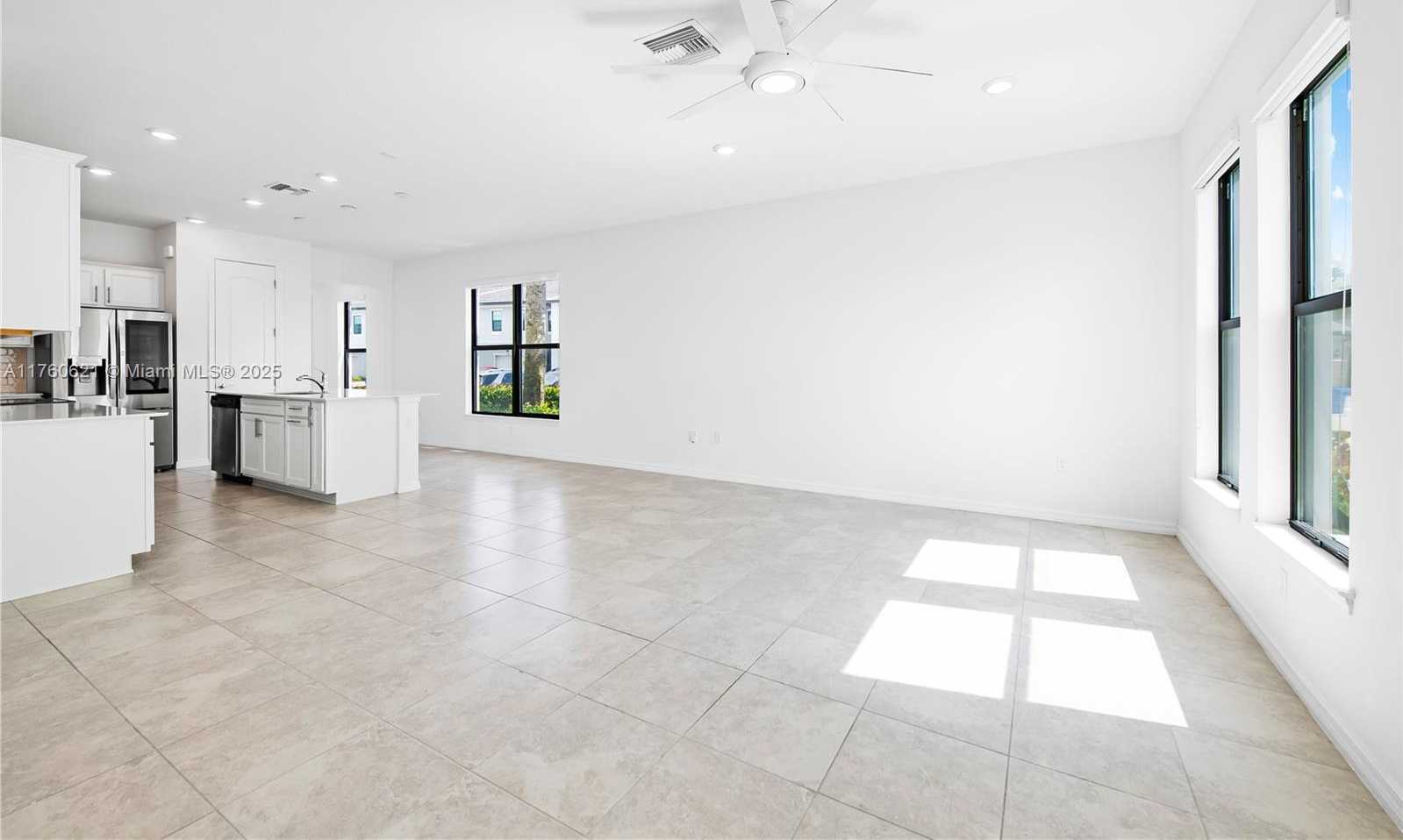 Small Image of 2102 NORTH APPLETON CIR N #2102, Oakland Park Number 10
