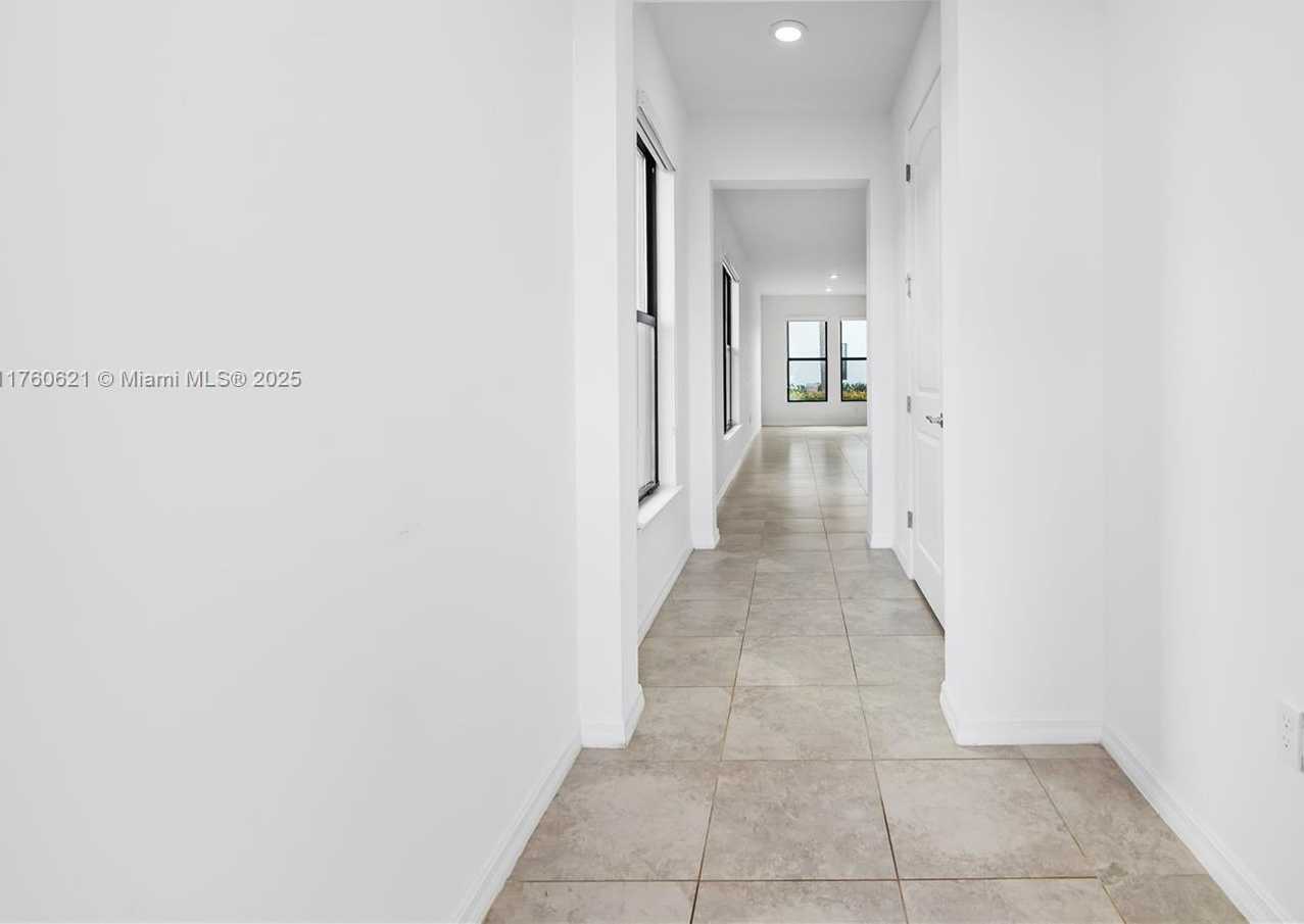 Small Image of 2102 NORTH APPLETON CIR N #2102, Oakland Park Number 11