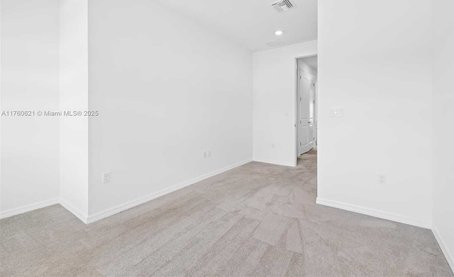 Small Image of 2102 NORTH APPLETON CIR N #2102, Oakland Park Number 14
