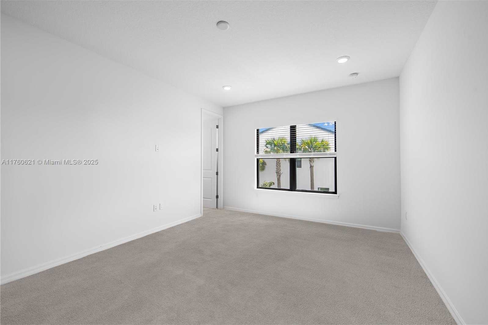 Small Image of 2102 NORTH APPLETON CIR N #2102, Oakland Park Number 24