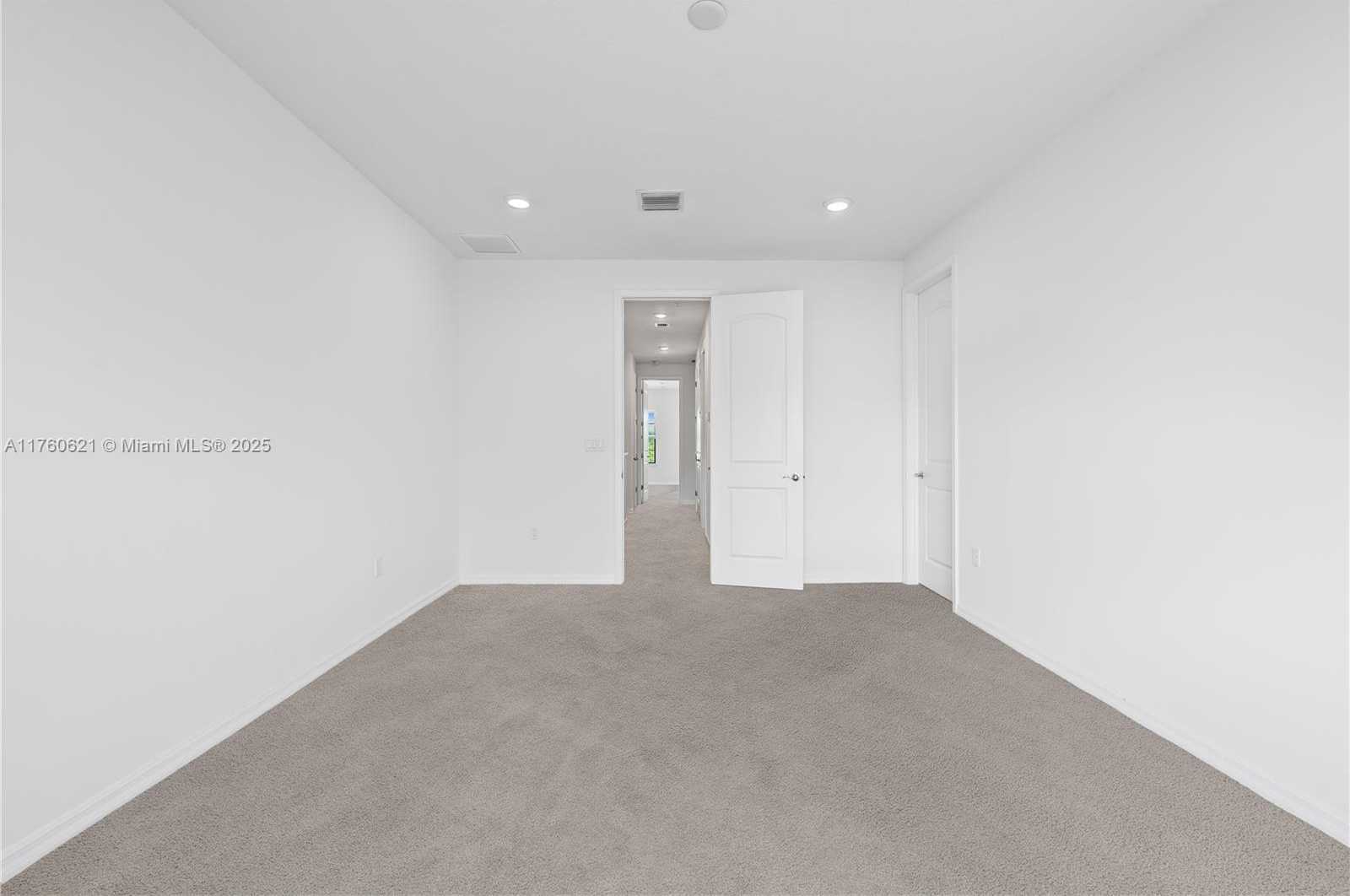 Small Image of 2102 NORTH APPLETON CIR N #2102, Oakland Park Number 26