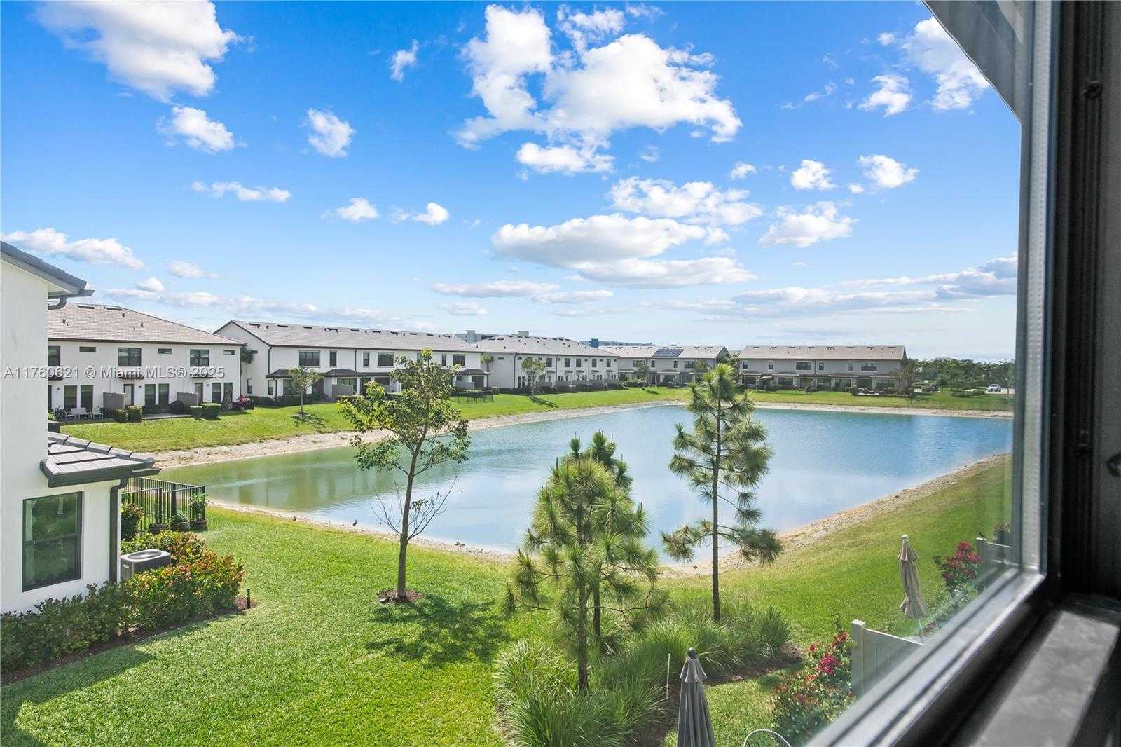 Small Image of 2102 NORTH APPLETON CIR N #2102, Oakland Park Number 27