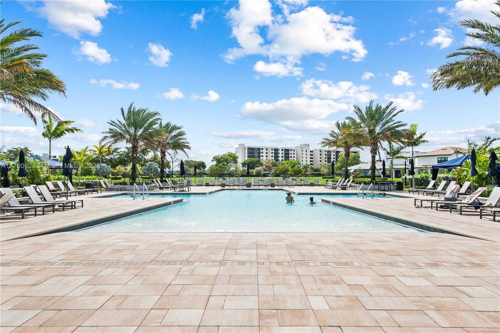 Small Image of 2102 NORTH APPLETON CIR N #2102, Oakland Park Number 29