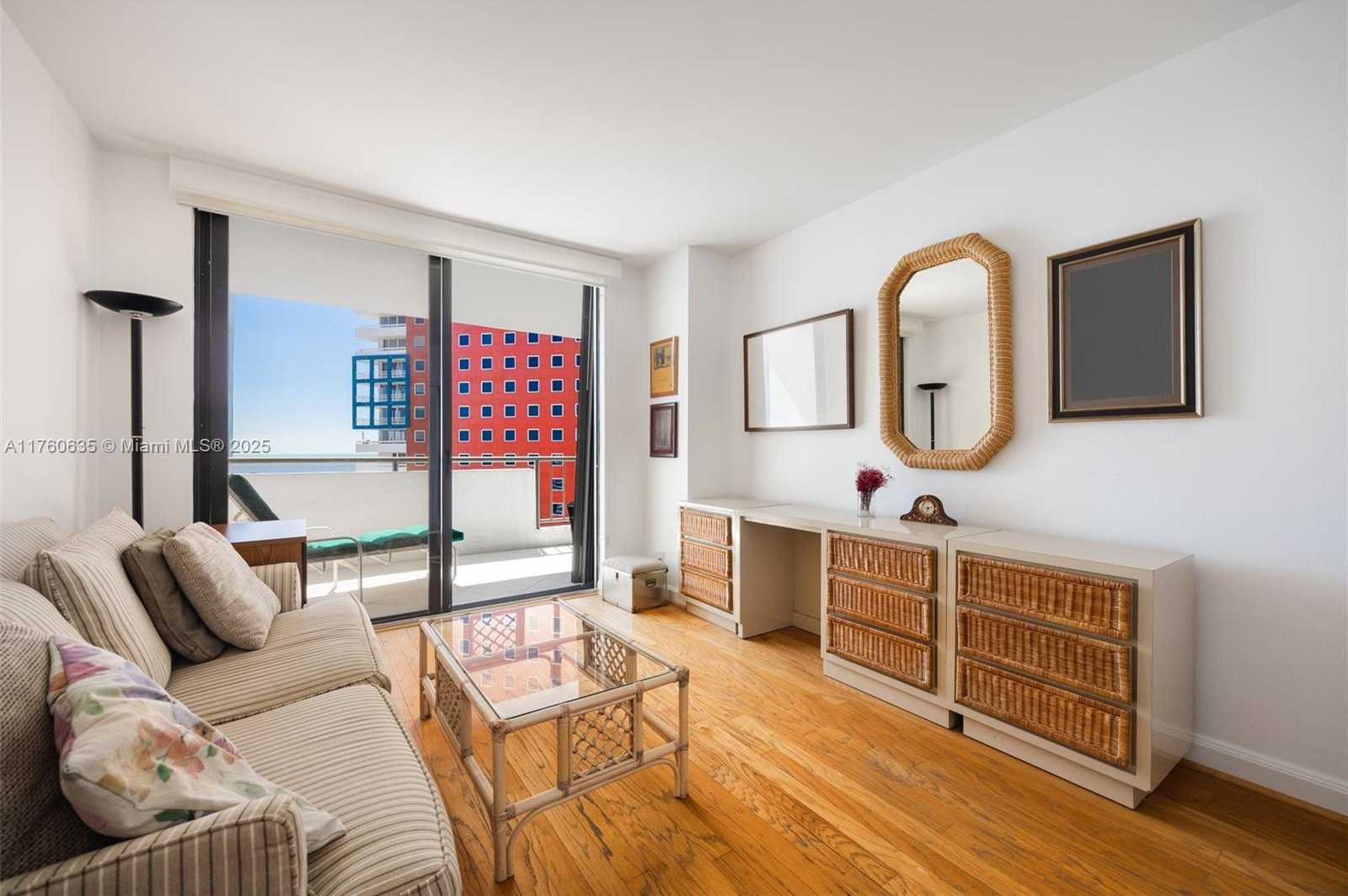 Small Image of 1581 BRICKELL AVE #1405, Miami Number 10