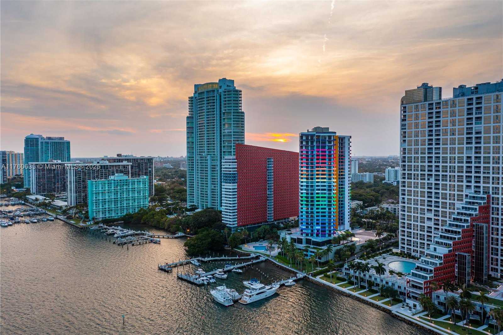 Small Image of 1581 BRICKELL AVE #1405, Miami Number 36