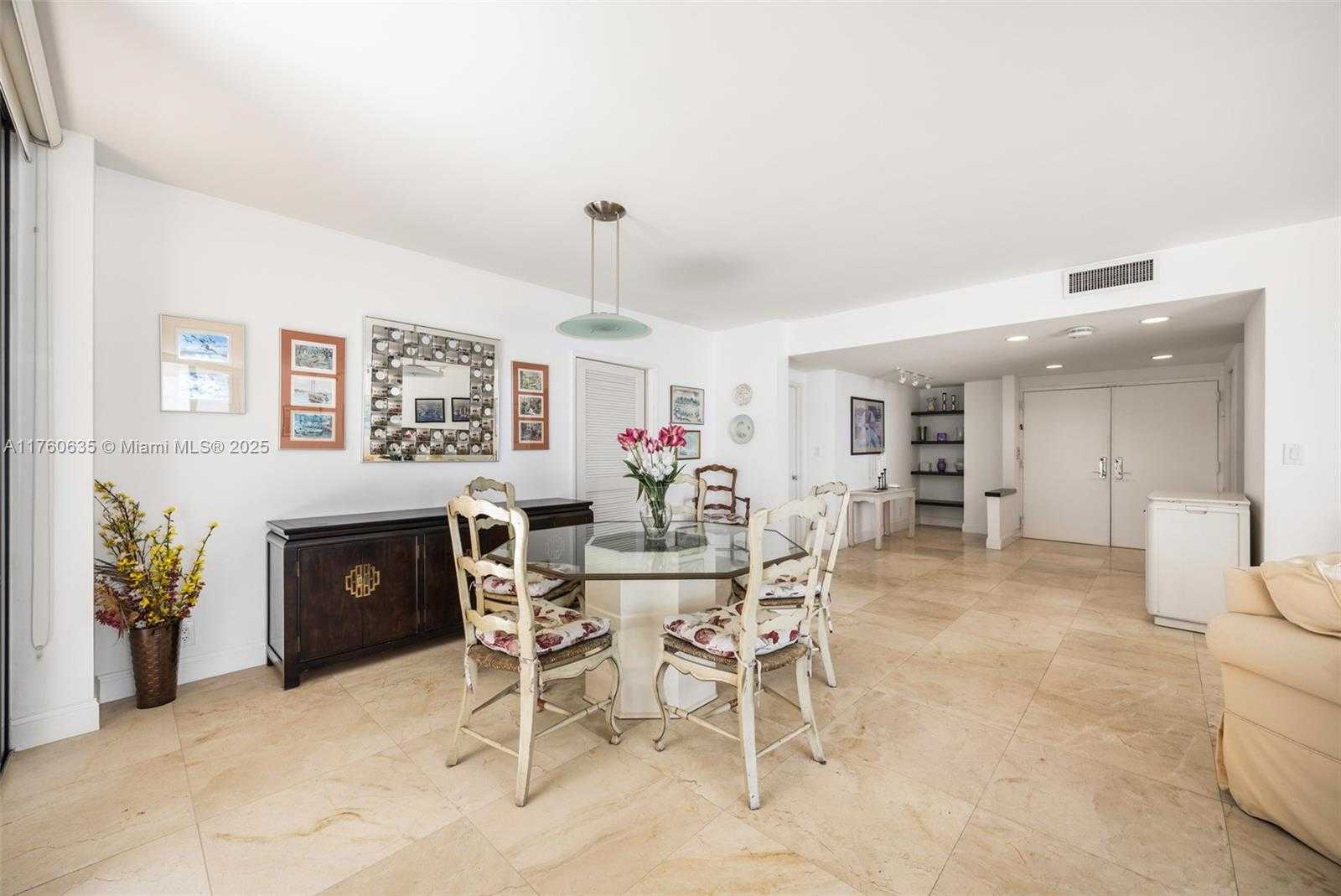 Small Image of 1581 BRICKELL AVE #1405, Miami Number 5