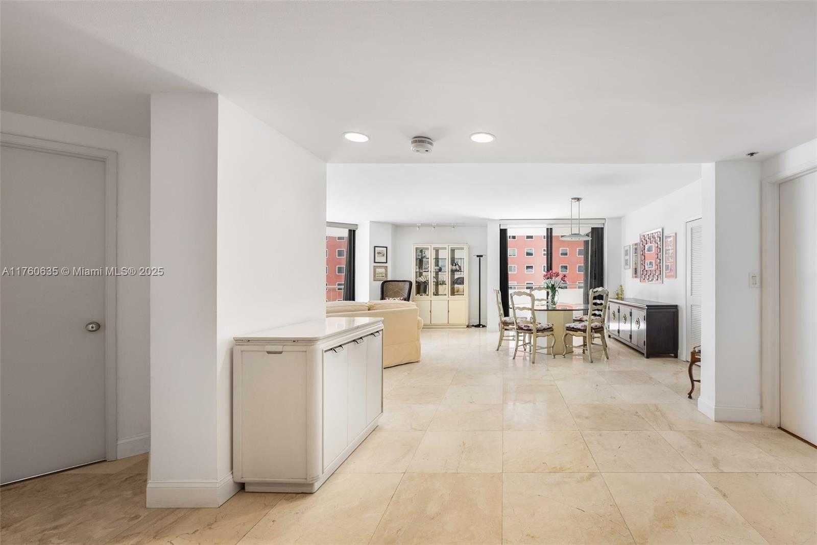 Small Image of 1581 BRICKELL AVE #1405, Miami Number 6
