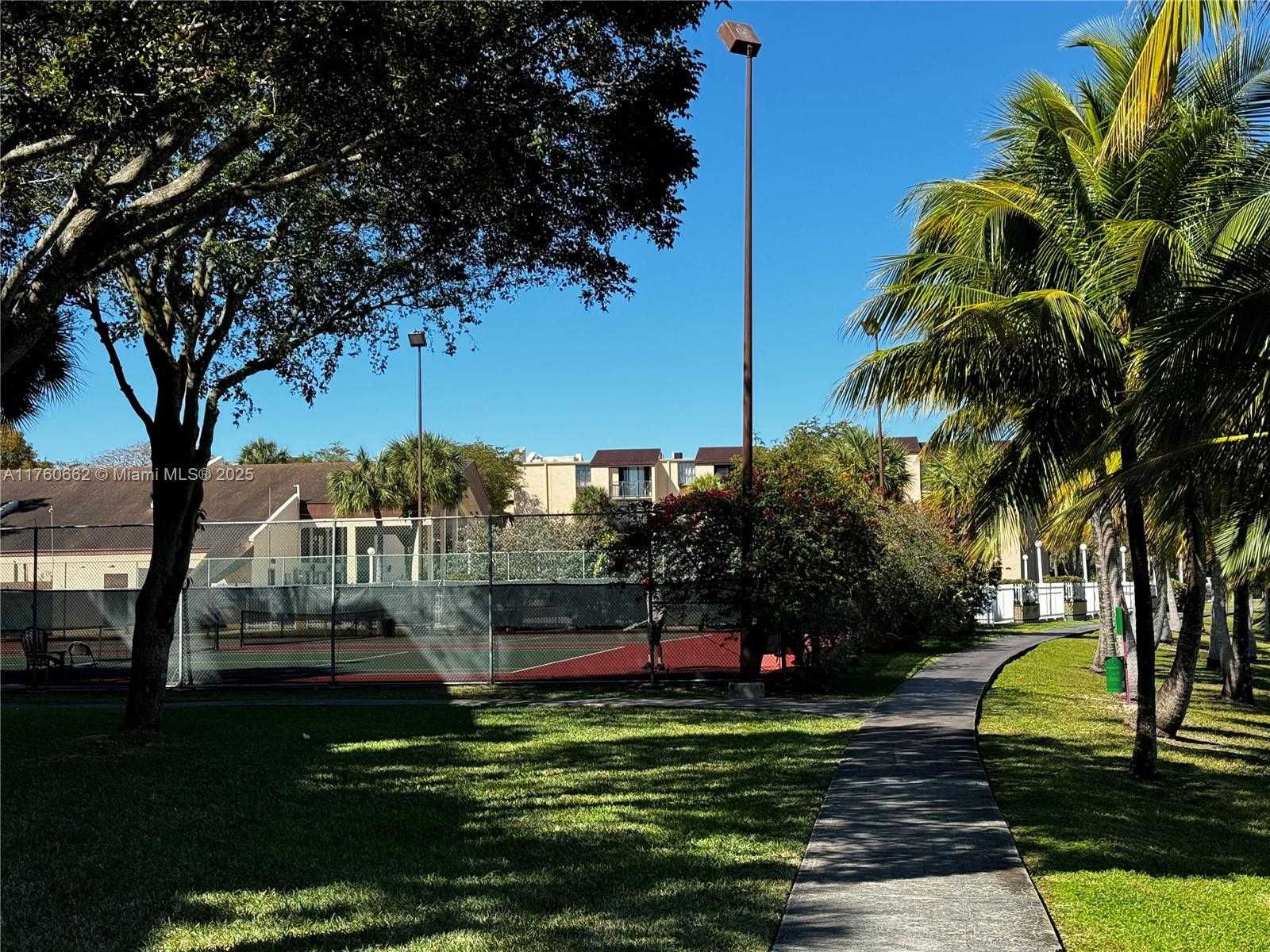 Small Image of 14321 NORTH KENDALL DR #202-F, Miami Number 11