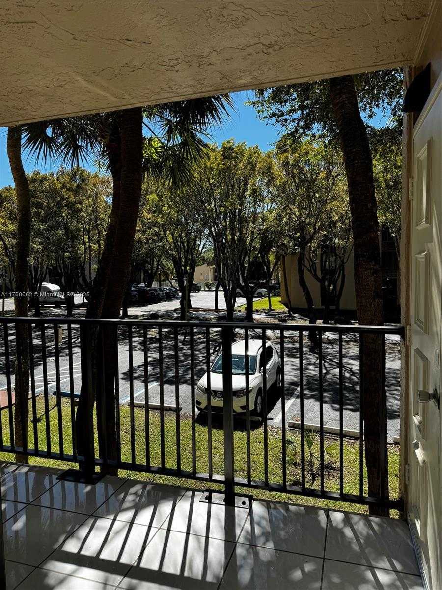 Small Image of 14321 NORTH KENDALL DR #202-F, Miami Number 3
