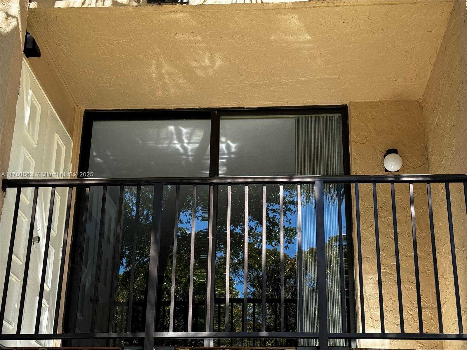 Small Image of 14321 NORTH KENDALL DR #202-F, Miami Number 4