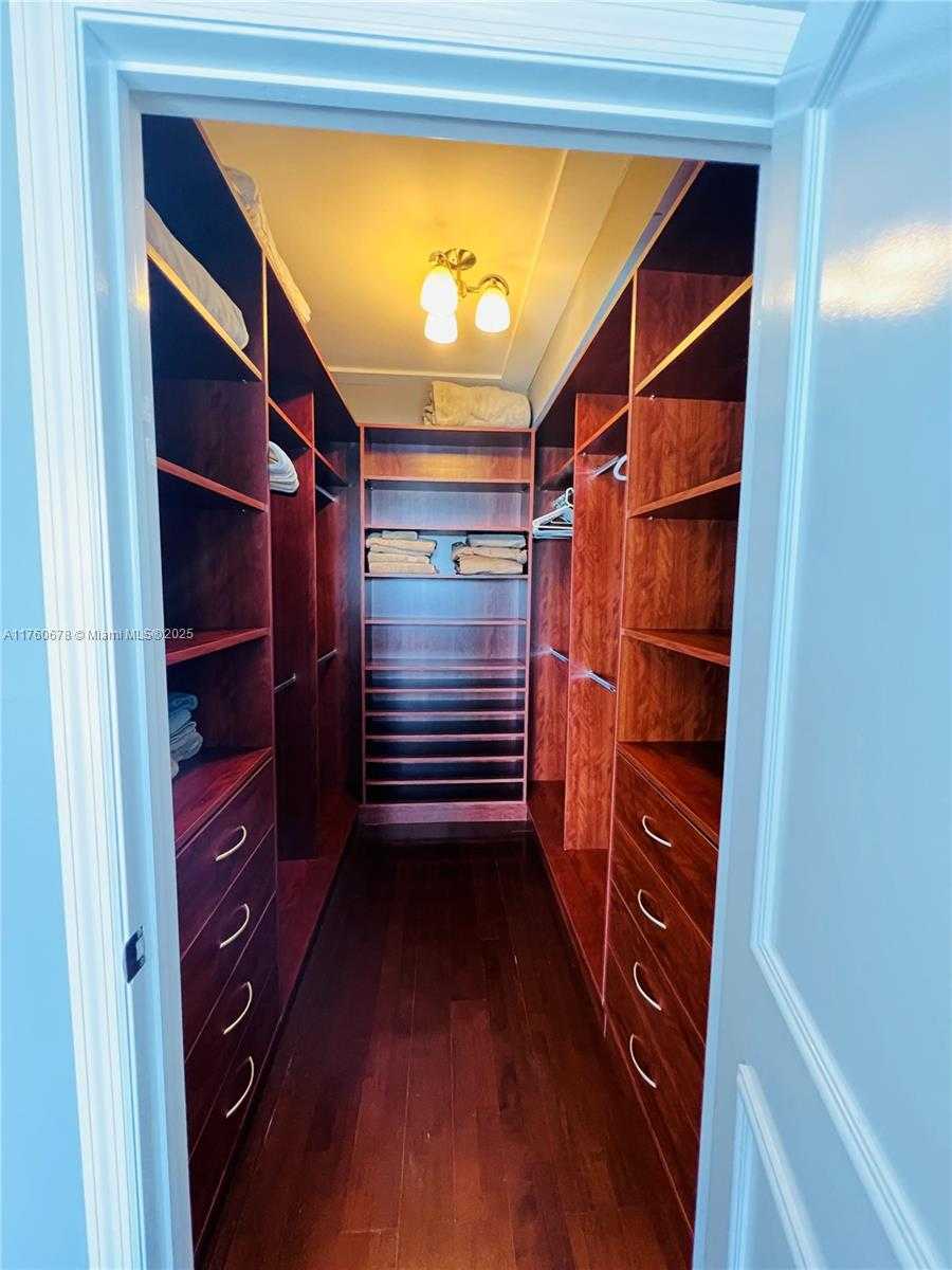 Small Image of 20000 EAST COUNTRY CLUB DR #806, Aventura Number 18
