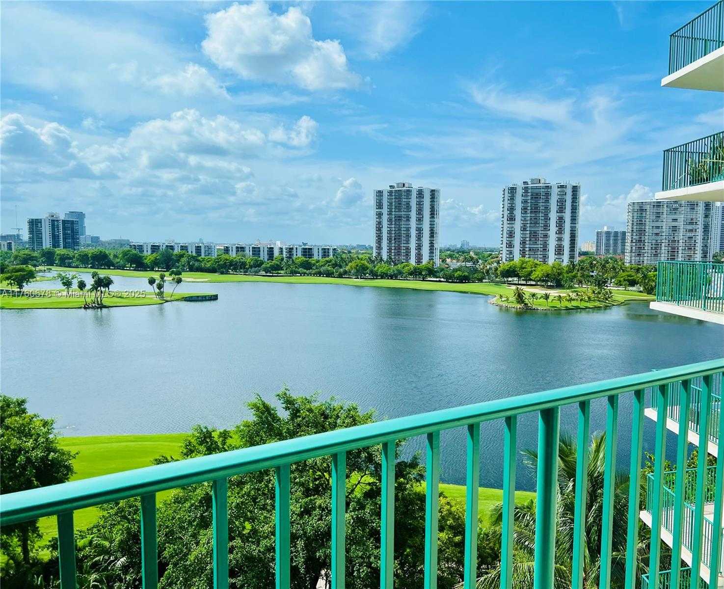 Small Image of 20000 EAST COUNTRY CLUB DR #806, Aventura Number 3