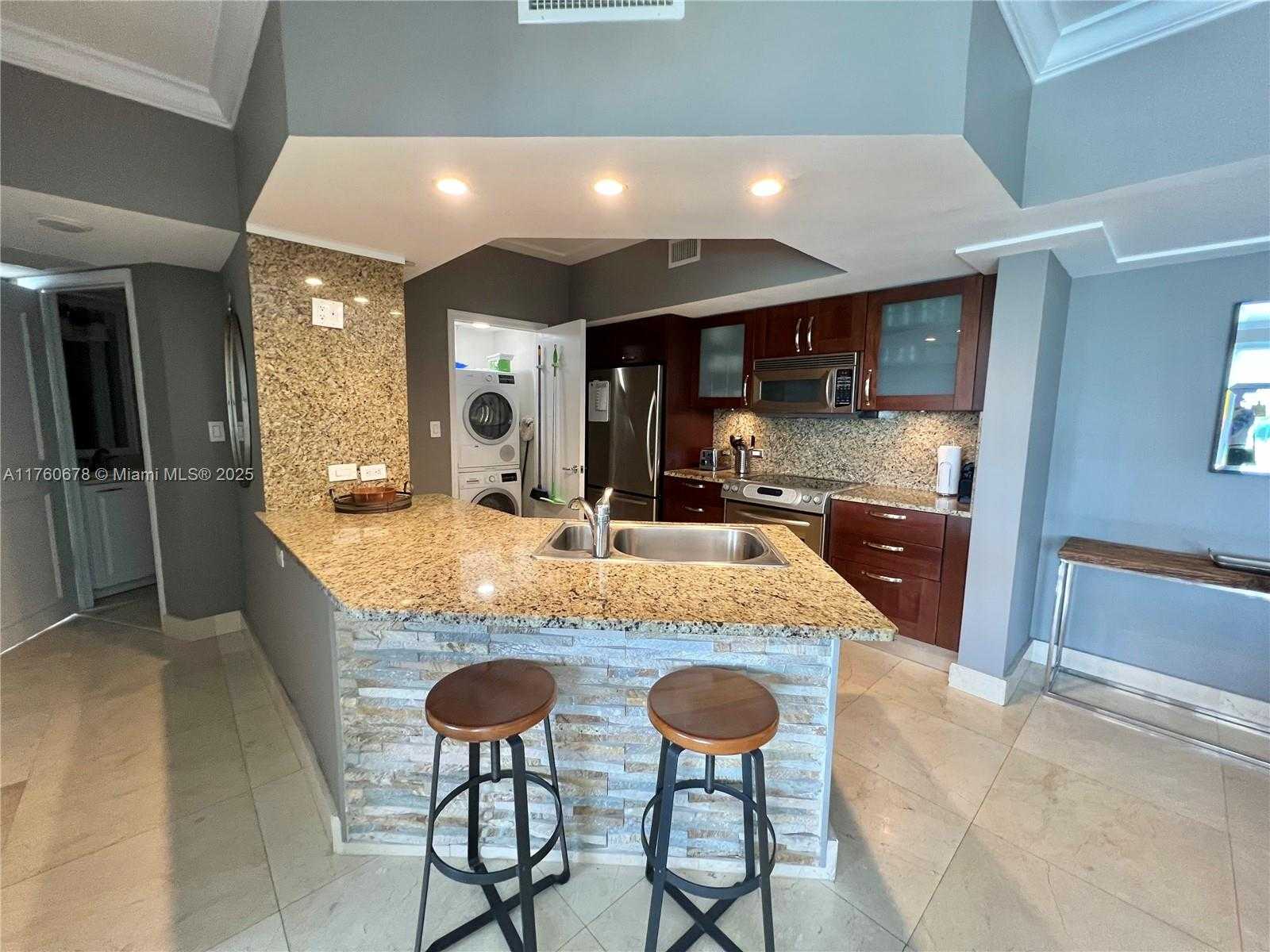 Small Image of 20000 EAST COUNTRY CLUB DR #806, Aventura Number 7
