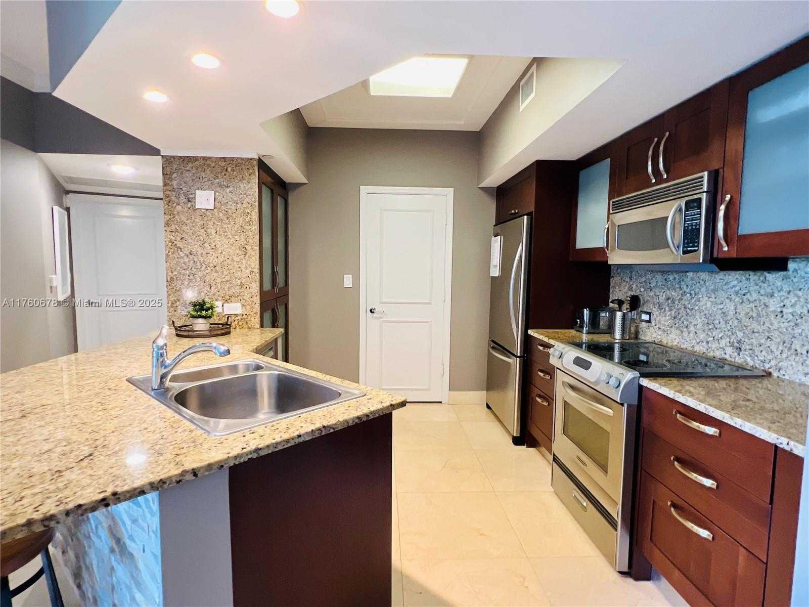 Small Image of 20000 EAST COUNTRY CLUB DR #806, Aventura Number 9