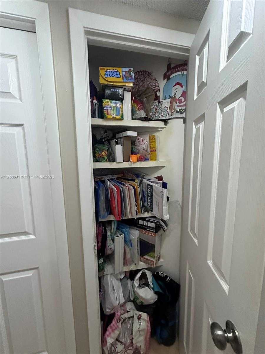 Small Image of 8290 LAKE DR #139, Doral Number 10