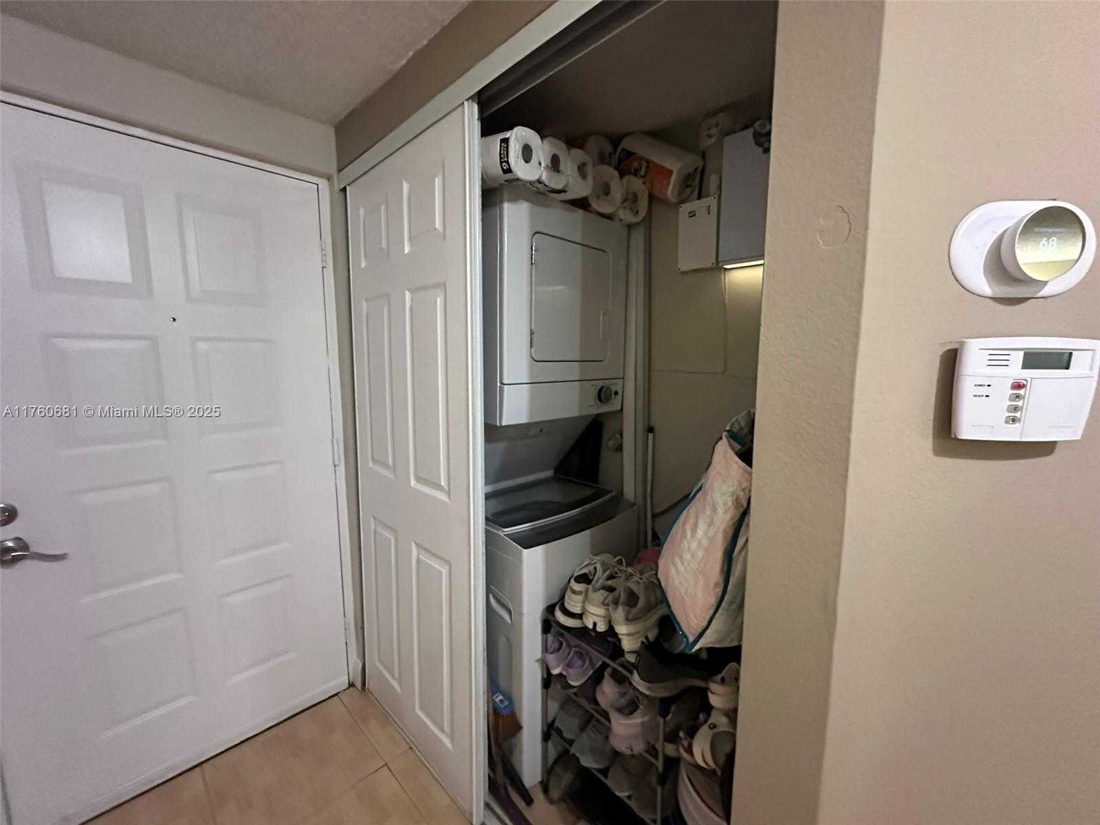Small Image of 8290 LAKE DR #139, Doral Number 9