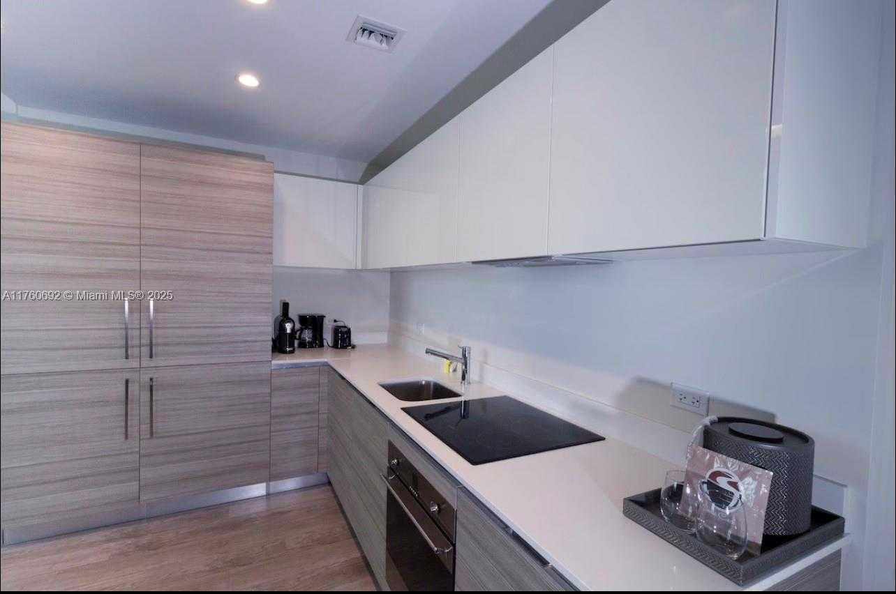 Small Image of 777 NORTH OCEAN DR #S319, Hollywood Number 4